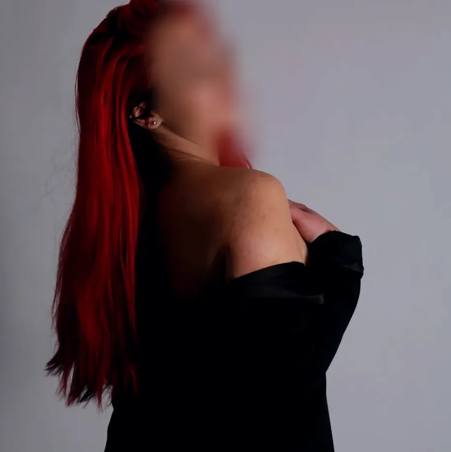 Anja, 25