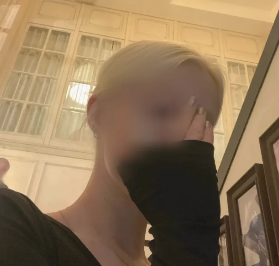 Claudia, 24