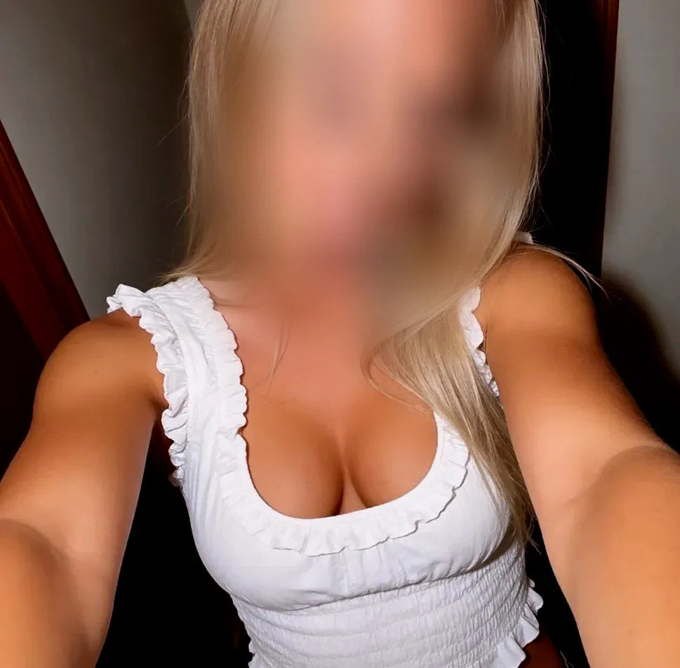 Mia, 31